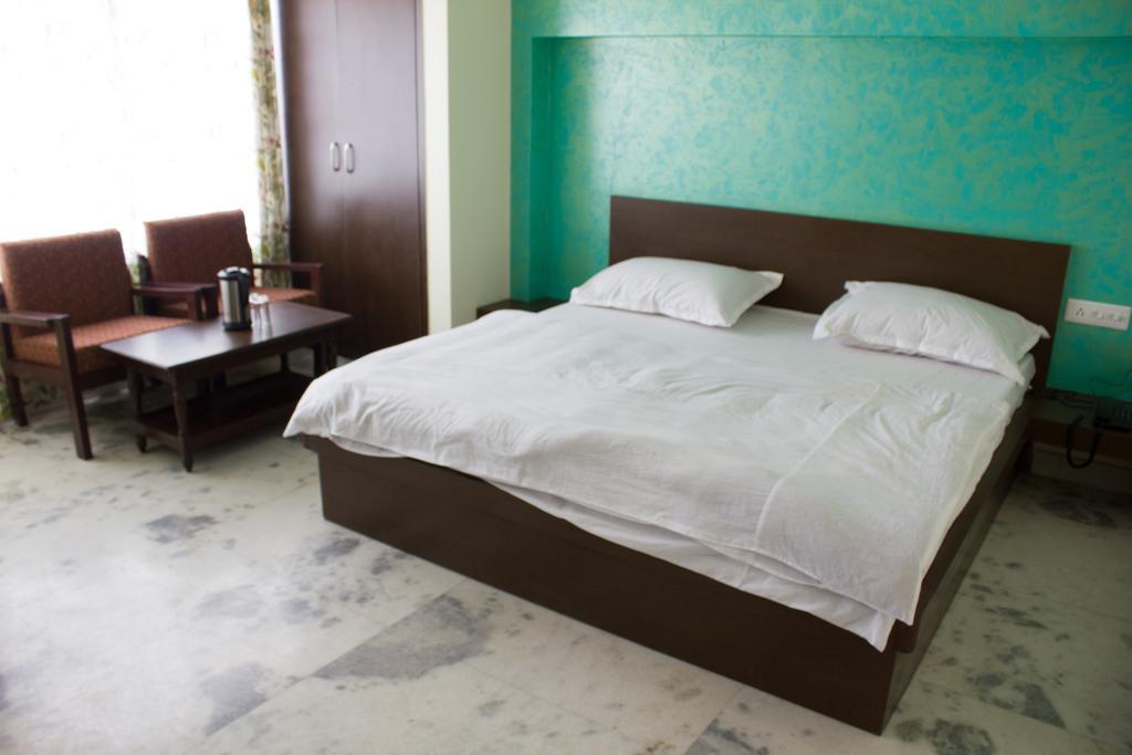 Hotel Holiday Home Джайпур Стая снимка