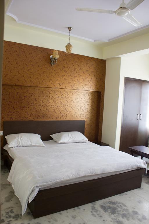 Hotel Holiday Home Джайпур Екстериор снимка