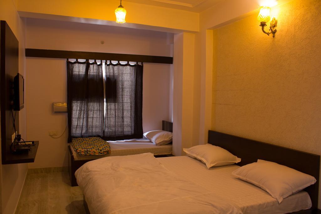 Hotel Holiday Home Джайпур Екстериор снимка
