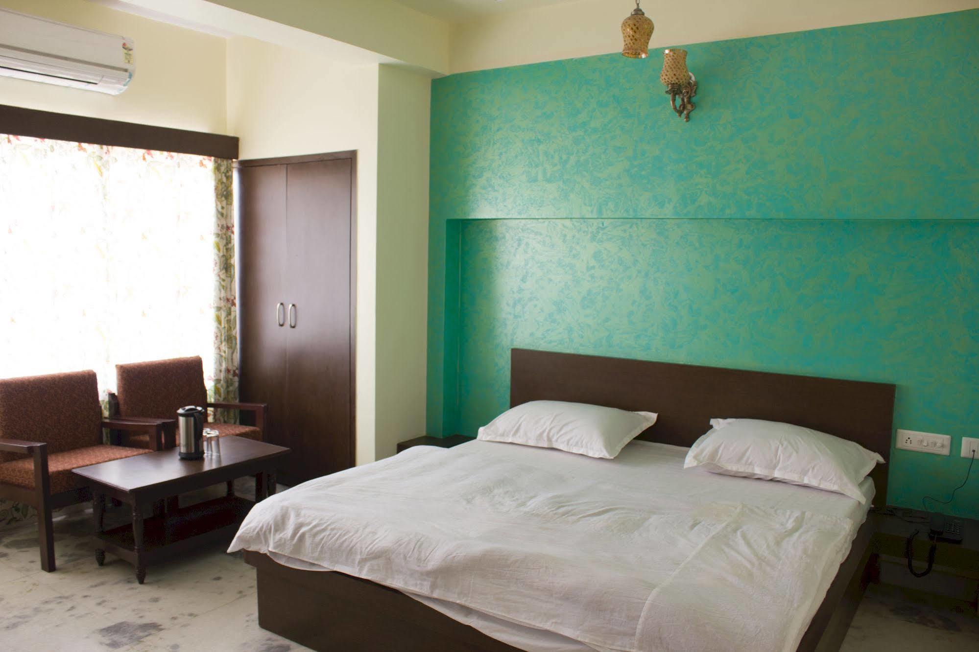 Hotel Holiday Home Джайпур Екстериор снимка